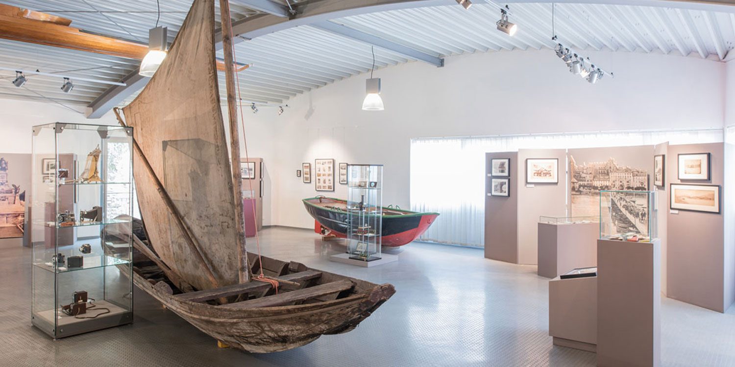 historisches Schiff im Rheinmuseum in Koblenz